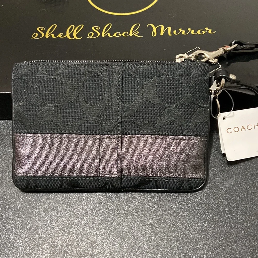 Coach wristlet - Picture 5 of 7